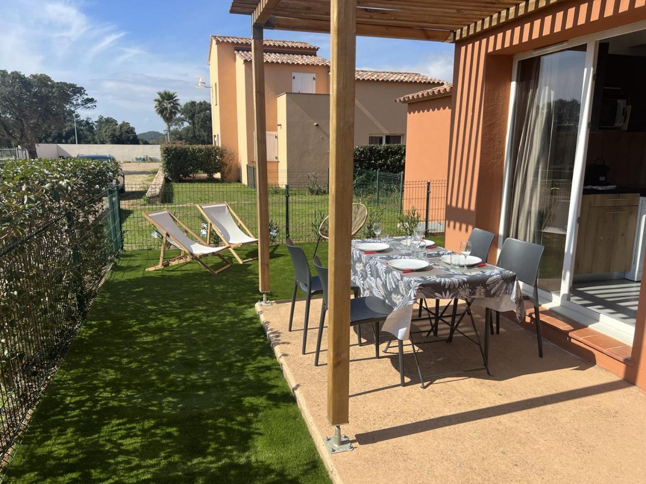 Residence Hoteliere Les Hameaux De Saint Cyprien Appartement 2 Chambres レクシ エクステリア 写真